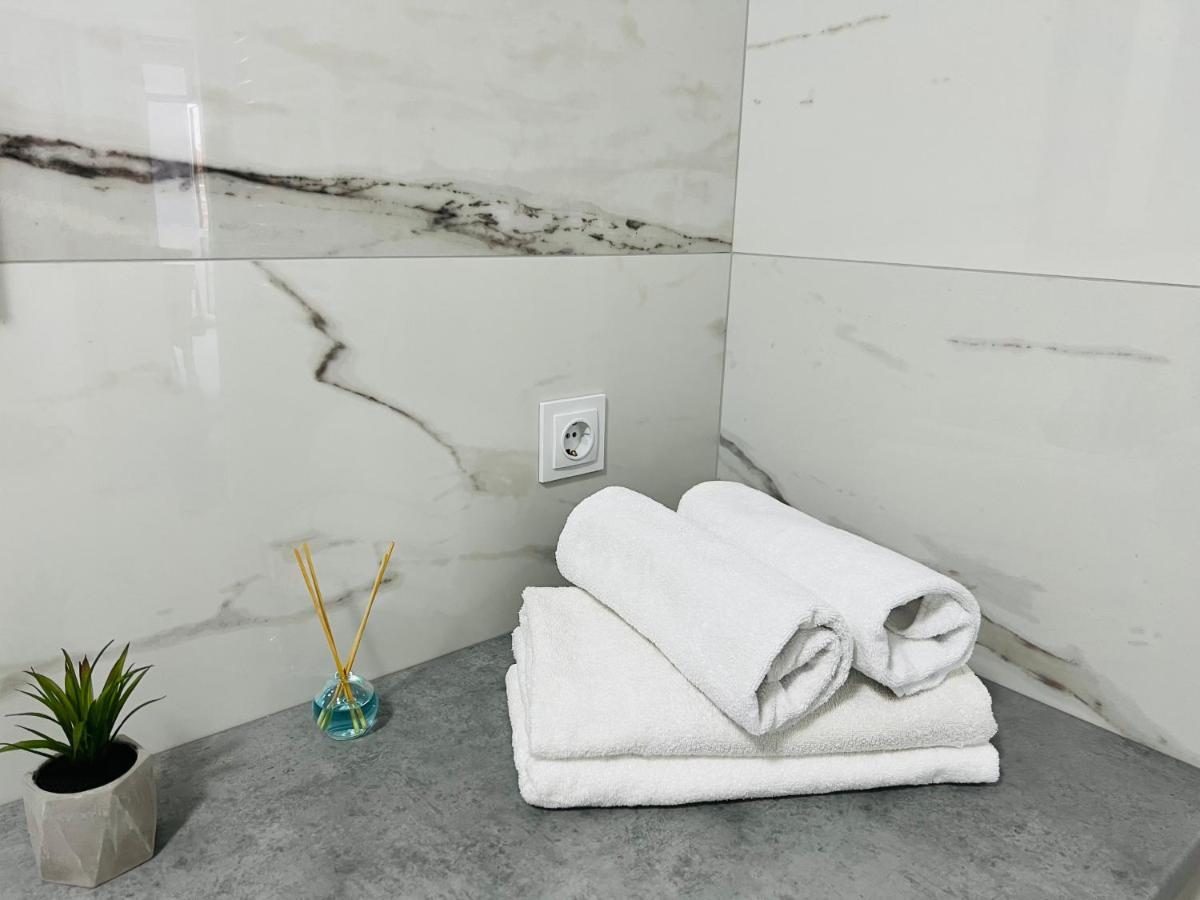 Lovely With Terrace! Apartament *