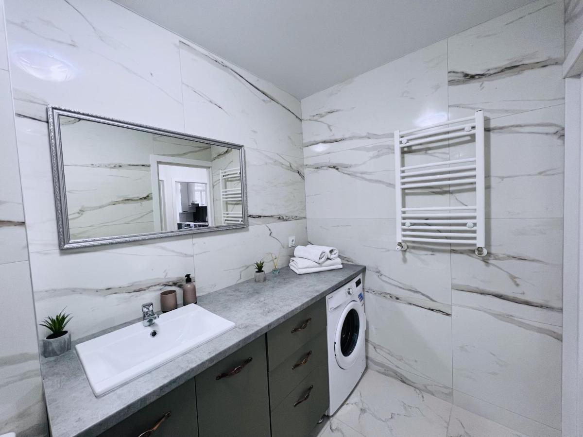 Apartament Lovely With Terrace!